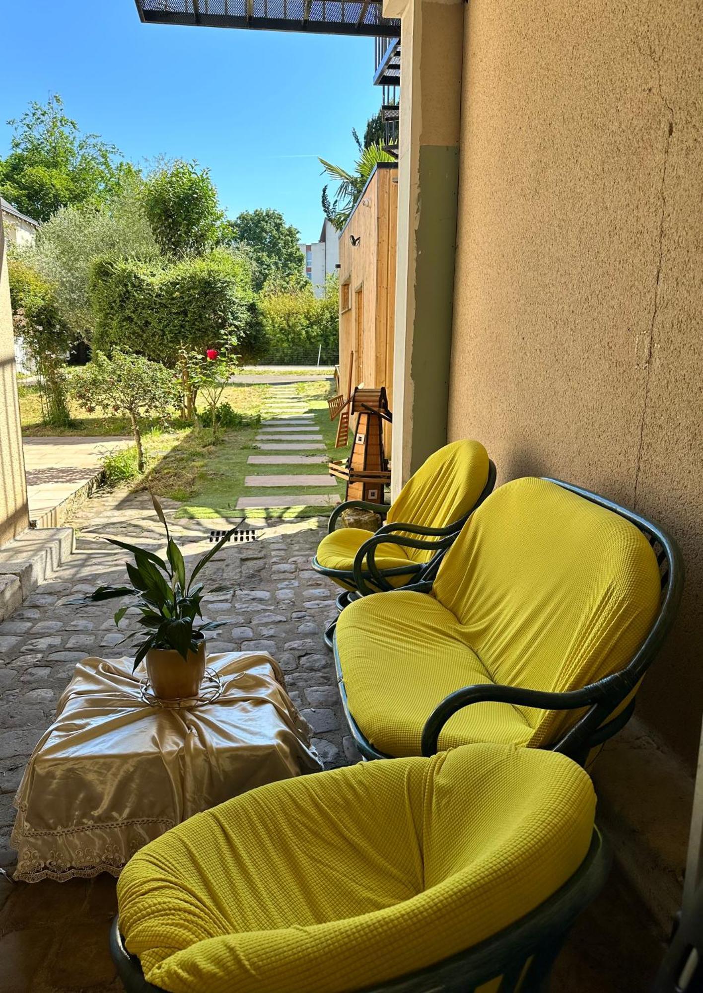 Saint Denis Appartement 1 เลอม็องส์ ภายนอก รูปภาพ